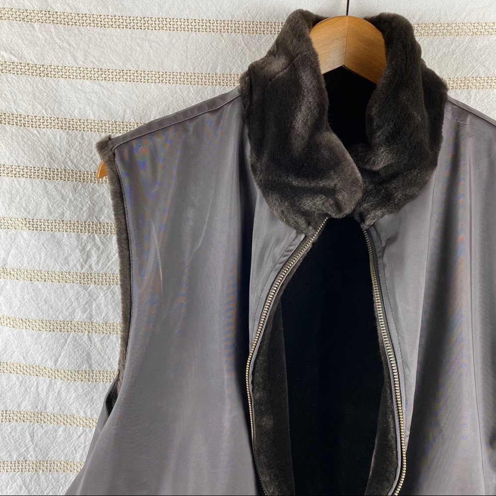 Reversible Faux Fur Vest - Picture 6 of 9